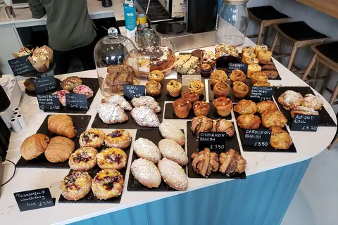 Cakes and Cream Upper Dock St photo 4